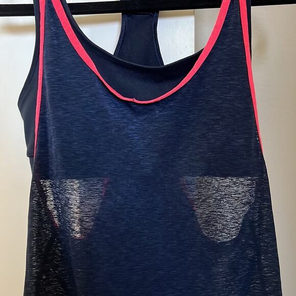 Abercrombie and Fitch Burniut Active Tank | Extra Small - Picture 2 of 6